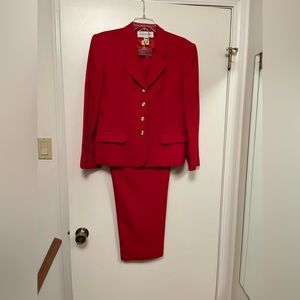 3-season Pant Suit